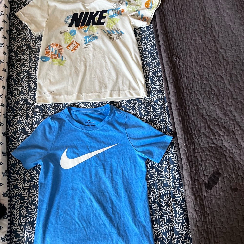Nike Blue and White Short Sleeve Tees for Athletic Performance